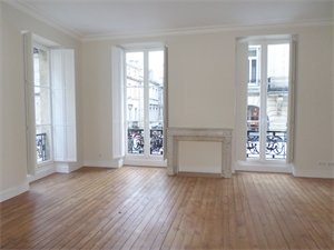 appartement à la location -   33000  BORDEAUX, surface 166 m2 location appartement - APR709137